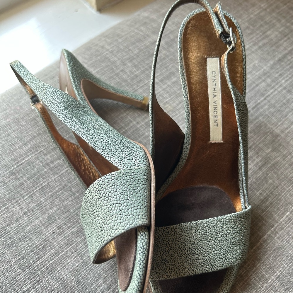 Cynthia Vincent Leather Slingback heels, light green printed
